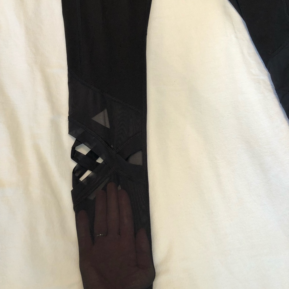 Victoria Sport - Knockout Black Leggings - Picture 4 of 7